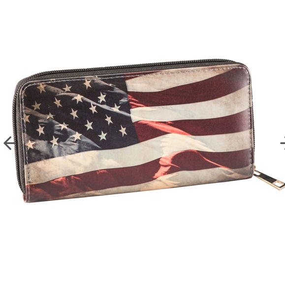 Handbags - *New* Patriotic American Flag Wallet